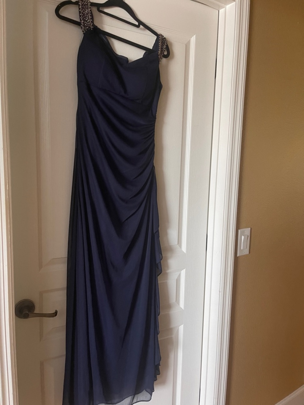 NWT Betsy & Adam Elegant Navy Evening Gown with Embellished Straps
